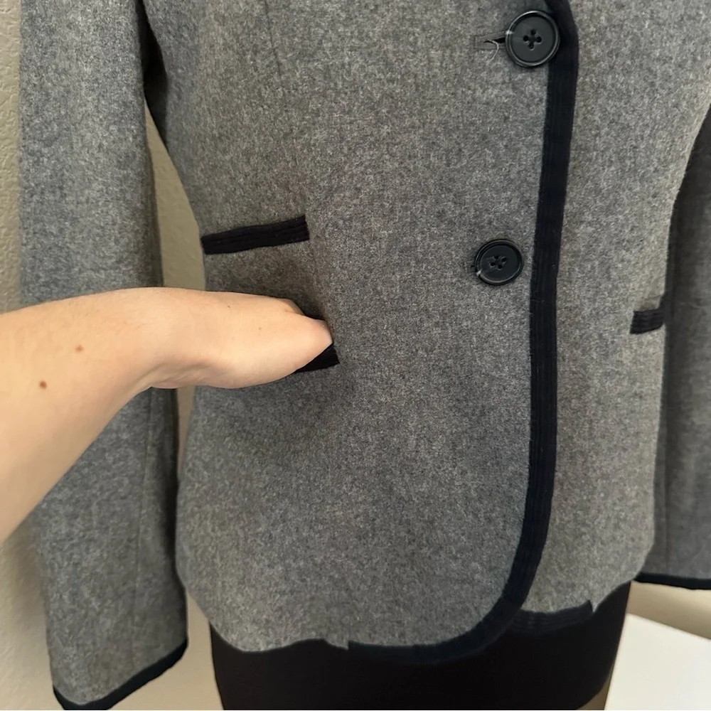 J. Crew Gray and Black Fitted Wool Blend Preppy Blazer Size 6